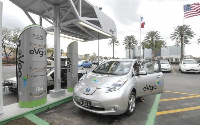 Station to charge electric vehicles opens at mall - Houston Chronicle